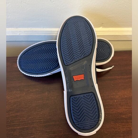Men’s Levi's Navy Canvas lightweight Sneakers with White Laces size 8, new - Picture 6 of 9